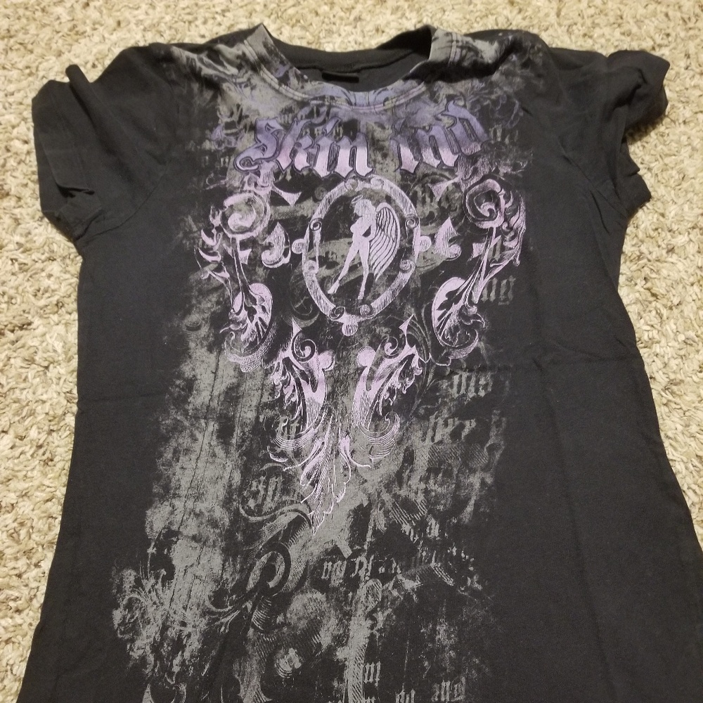 Skin ink tshirt